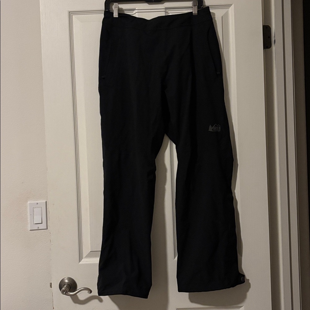 REI Co-op Peak 2.5L Black Rain/Hiking Pants Sz M 30L